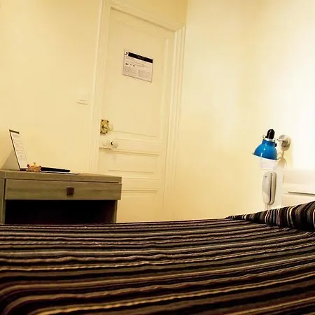 Le Saint Joseph Centre Gare Hotel 2*